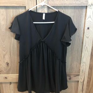 Brand new flutter sleeve top